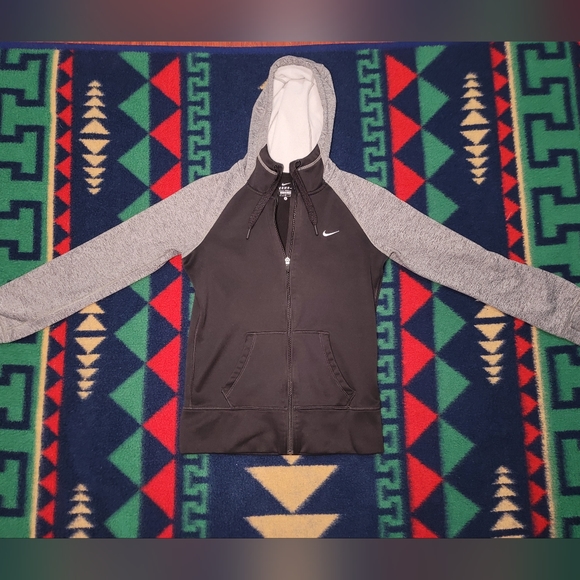 Nike Tops - NIKE FIT THERMA FULL ZIPP